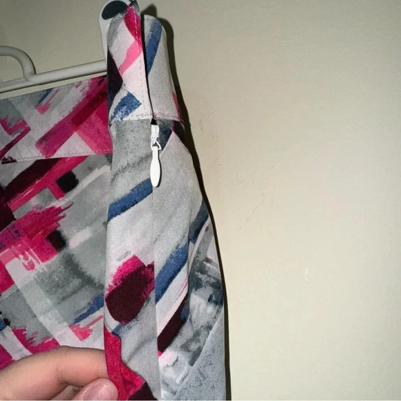 Women’s NWT IZod Golf Brand Pink and Blue Pattern Print Mini Golf Skirt Size 12 - Picture 5 of 11